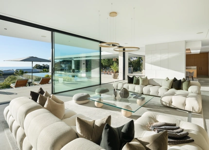 STUNNING LUXURY VILLA WITH INCREDIBLE FEATURES IN EL MADROÑAL