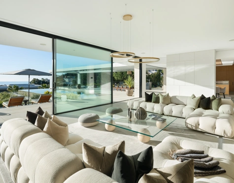 Villa for sale in El Madroñal, Benahavis
