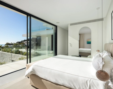 Villa for sale in El Madroñal, Benahavis