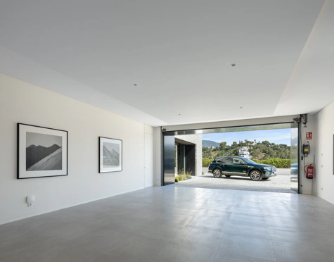 Villa for sale in El Madroñal, Benahavis