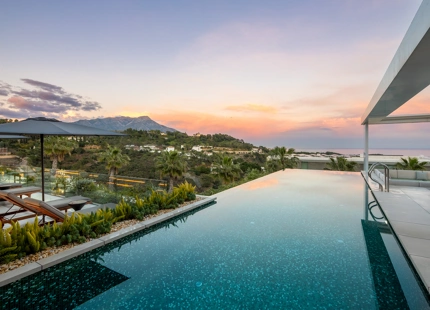 STUNNING LUXURY VILLA WITH INCREDIBLE FEATURES IN EL MADROÑAL