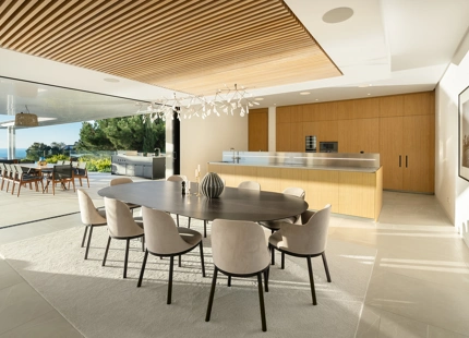 STUNNING LUXURY VILLA WITH INCREDIBLE FEATURES IN EL MADROÑAL