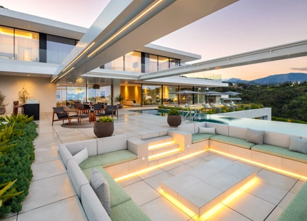STUNNING LUXURY VILLA WITH INCREDIBLE FEATURES IN EL MADROÑAL