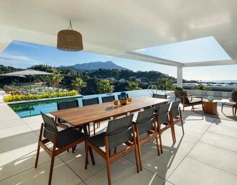 Villa for sale in El Madroñal, Benahavis