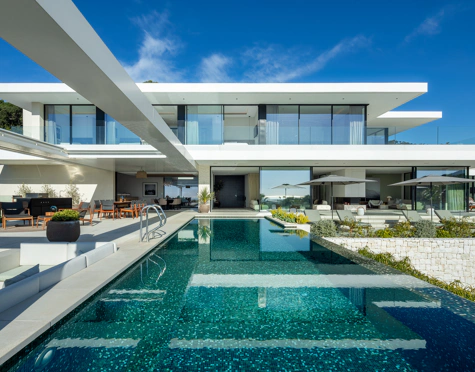 Villa for sale in El Madroñal, Benahavis