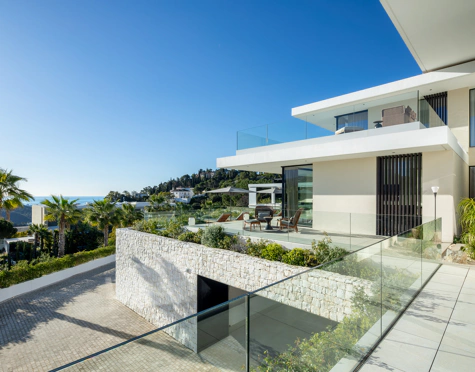 Villa for sale in El Madroñal, Benahavis