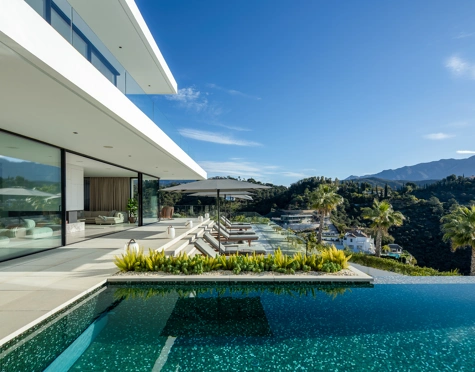 Villa for sale in El Madroñal, Benahavis