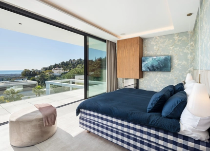 STUNNING LUXURY VILLA WITH INCREDIBLE FEATURES IN EL MADROÑAL