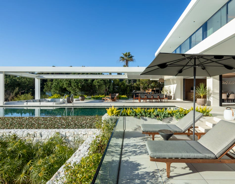 Villa for sale in El Madroñal, Benahavis