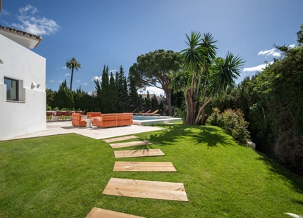 ELEGANTE VILLA EN NUEVA ANDALUCÍA EN VENTA