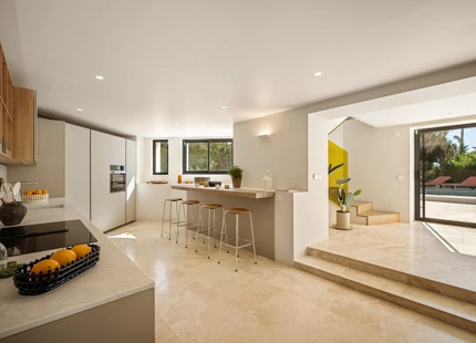ELEGANTE VILLA EN NUEVA ANDALUCÍA EN VENTA