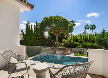 ELEGANTE VILLA EN NUEVA ANDALUCÍA EN VENTA