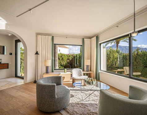 Villa en venta en Nueva Andalucia, Marbella