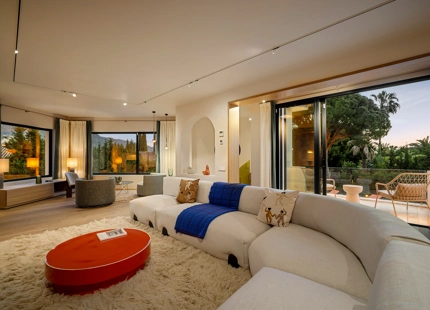 ELEGANTE VILLA EN NUEVA ANDALUCÍA EN VENTA