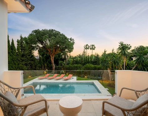 Villa en venta en Nueva Andalucia, Marbella
