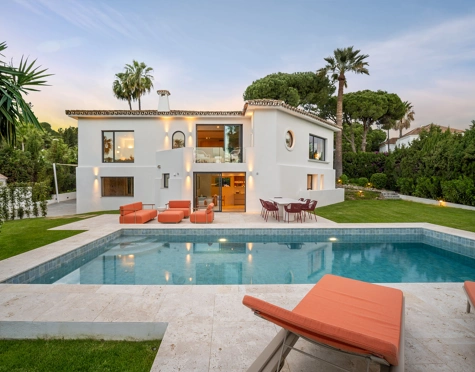 Villa en venta en Nueva Andalucia, Marbella