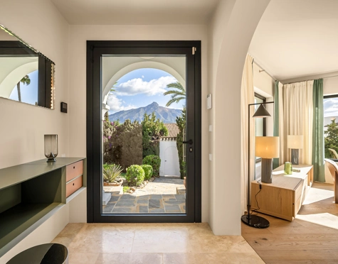 Villa en venta en Nueva Andalucia, Marbella