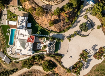 EXCEPCIONAL Y ENCANTADORA VILLA EN VENTA EN ESTEPONA