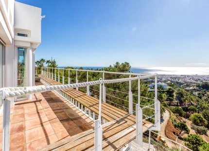 EXCEPCIONAL Y ENCANTADORA VILLA EN VENTA EN ESTEPONA