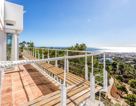 Villa for sale in Altos de Estepona