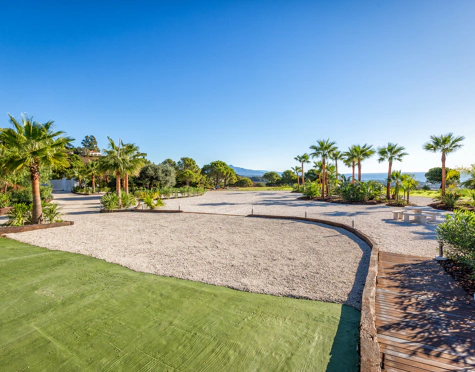 Villa for sale in Altos de Estepona