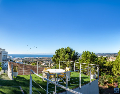 Villa for sale in Altos de Estepona