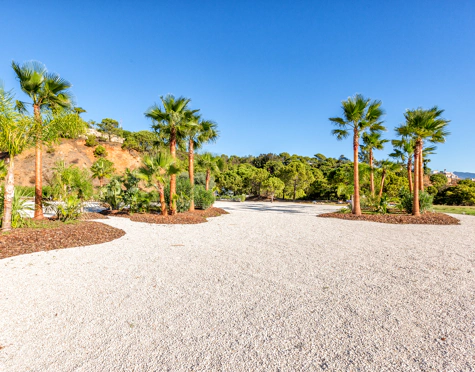 Villa for sale in Altos de Estepona