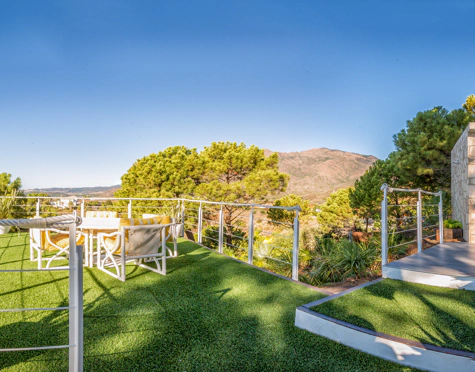 Villa for sale in Altos de Estepona
