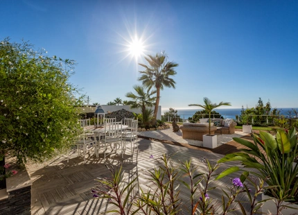 EXCEPCIONAL Y ENCANTADORA VILLA EN VENTA EN ESTEPONA
