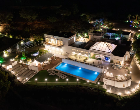 Villa for sale in Altos de Estepona