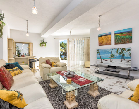Villa for sale in Altos de Estepona