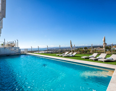 Villa for sale in Altos de Estepona