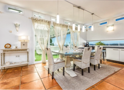 EXCEPCIONAL Y ENCANTADORA VILLA EN VENTA EN ESTEPONA
