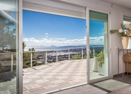 EXCEPCIONAL Y ENCANTADORA VILLA EN VENTA EN ESTEPONA