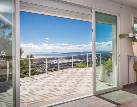 Villa for sale in Altos de Estepona