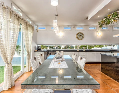 Villa for sale in Altos de Estepona