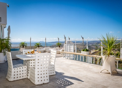 EXCEPCIONAL Y ENCANTADORA VILLA EN VENTA EN ESTEPONA