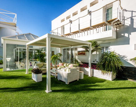 Villa for sale in Altos de Estepona