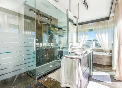 EXCEPCIONAL Y ENCANTADORA VILLA EN VENTA EN ESTEPONA