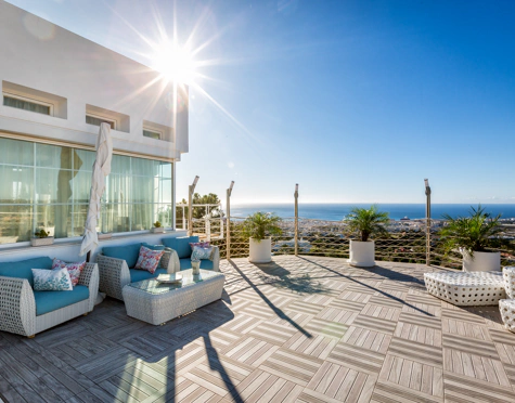 Villa for sale in Altos de Estepona