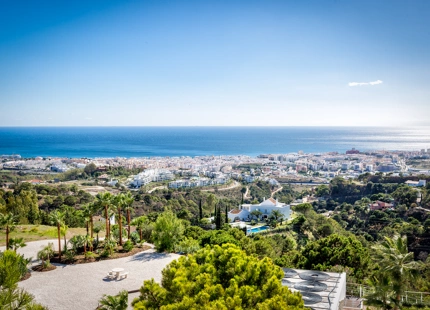 EXCEPCIONAL Y ENCANTADORA VILLA EN VENTA EN ESTEPONA