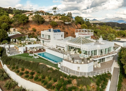 EXCEPCIONAL Y ENCANTADORA VILLA EN VENTA EN ESTEPONA