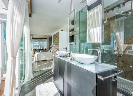 EXCEPCIONAL Y ENCANTADORA VILLA EN VENTA EN ESTEPONA