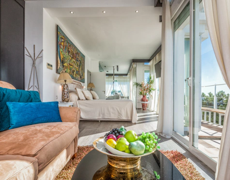Villa for sale in Altos de Estepona