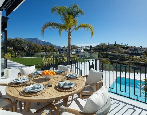 Villa for sale in La Quinta, Benahavis