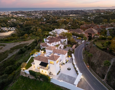 Villa for sale in La Quinta, Benahavis