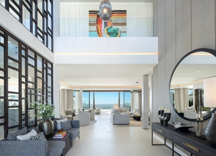 EXCEPTIONAL VILLA IN BENAHAVÍS WITH INCREDIBLE AMENITIES AND BREATHTAKING VIEWS