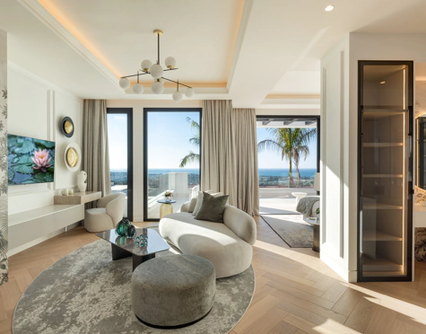 Villa for sale in Monte Halcones, Benahavis