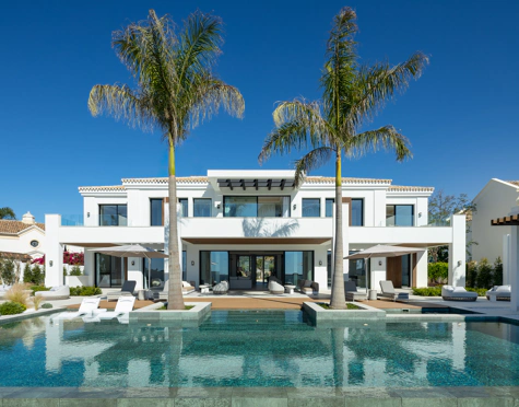 Villa for sale in Monte Halcones, Benahavis
