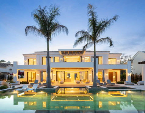 Villa for sale in Monte Halcones, Benahavis